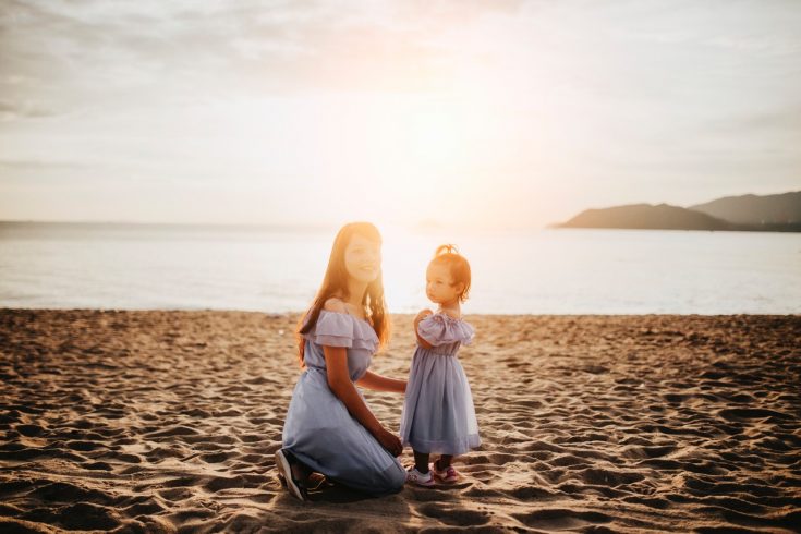 beach child daughter 1438511